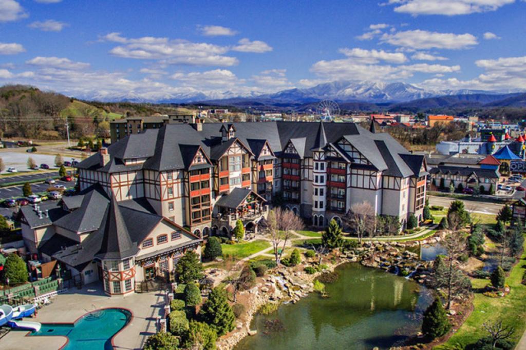 The Inn At Christmas Place Pigeon Forge Exterior photo